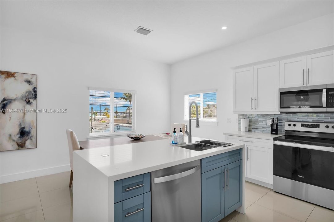 最近租的: $5,000 (3 贝兹, 2 浴室, 1421 平方英尺)