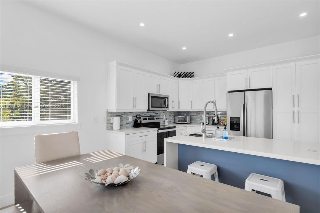 最近租的: $5,000 (3 贝兹, 2 浴室, 1421 平方英尺)