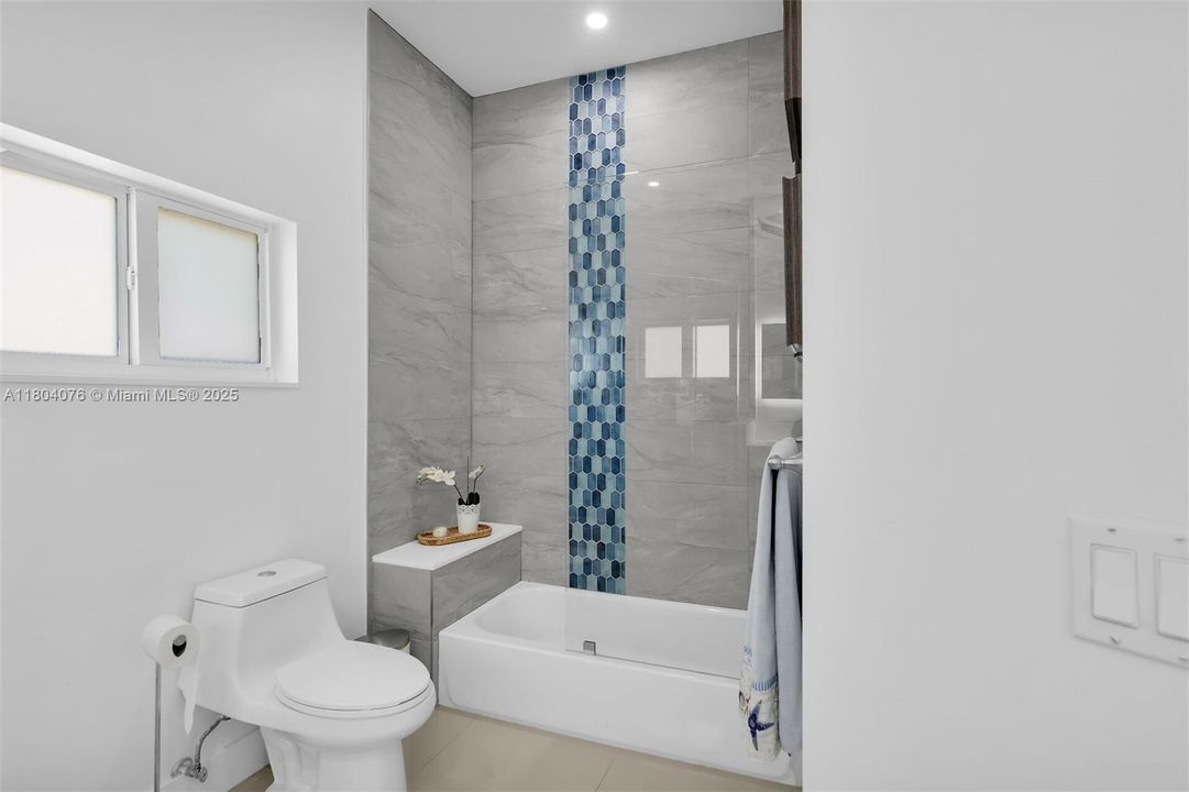 最近租的: $5,000 (3 贝兹, 2 浴室, 1421 平方英尺)