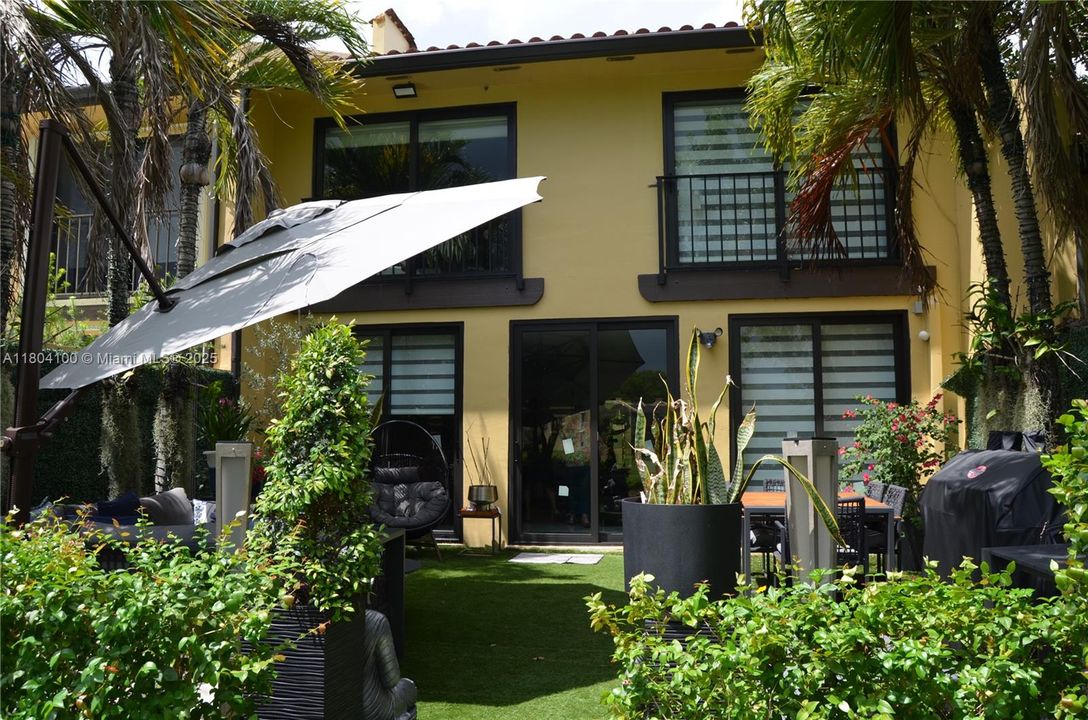 For Sale: $730,000 (3 beds, 2 baths, 1712 Square Feet)