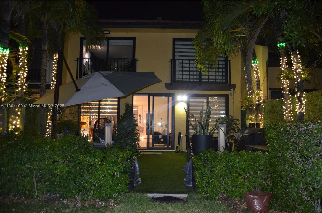 For Sale: $730,000 (3 beds, 2 baths, 1712 Square Feet)