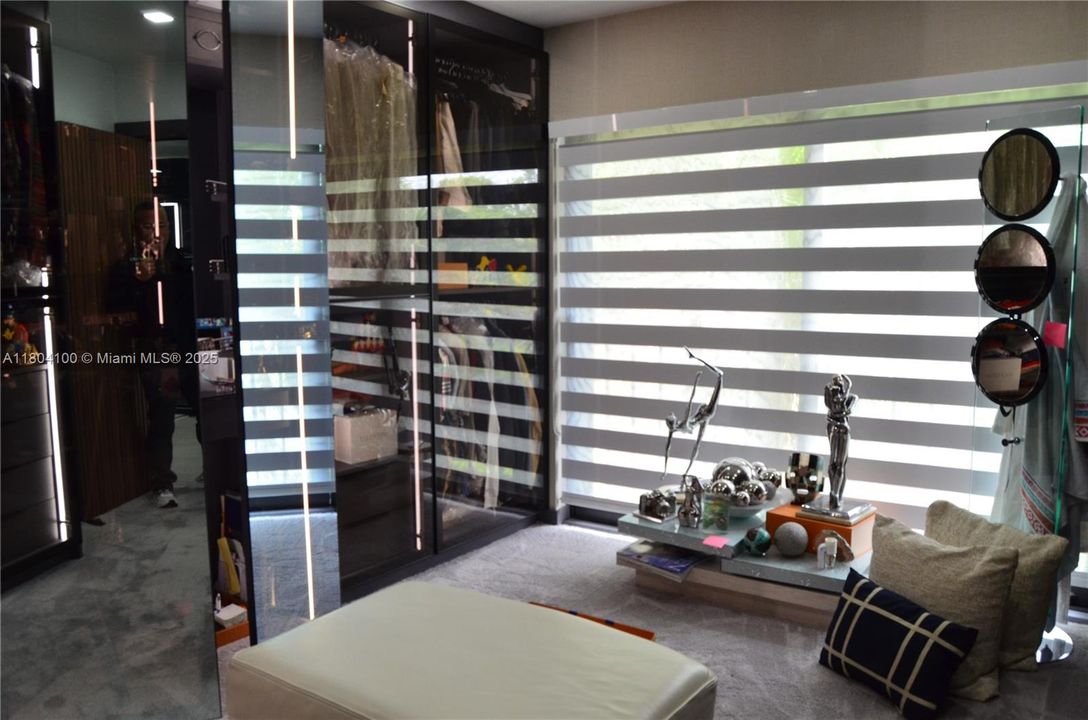 For Sale: $730,000 (3 beds, 2 baths, 1712 Square Feet)