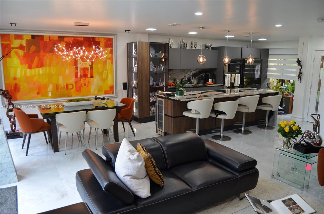 For Sale: $730,000 (3 beds, 2 baths, 1712 Square Feet)