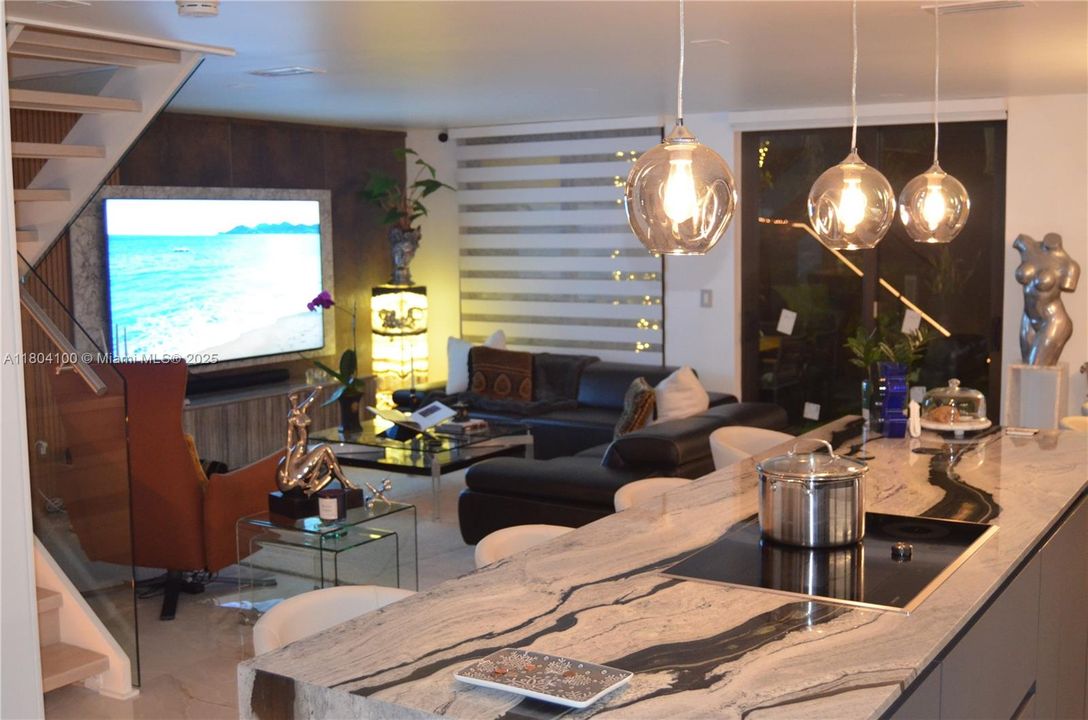 For Sale: $730,000 (3 beds, 2 baths, 1712 Square Feet)