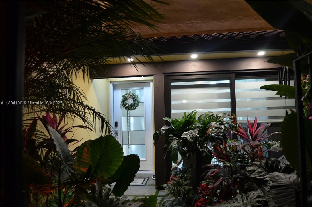 For Sale: $730,000 (3 beds, 2 baths, 1712 Square Feet)