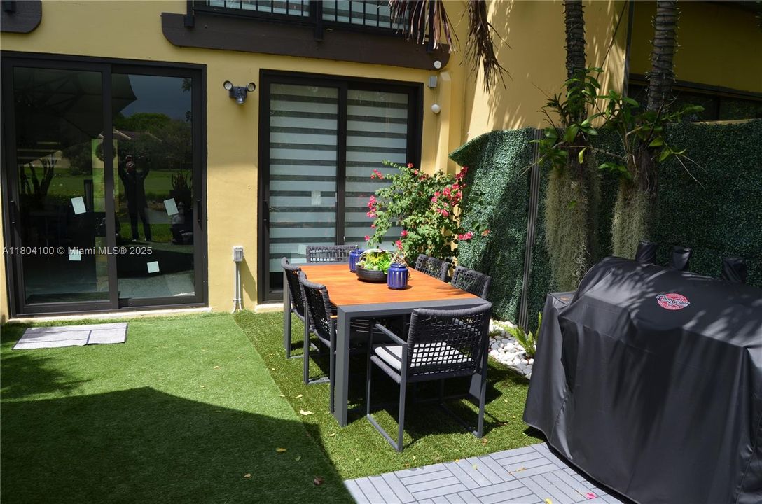 For Sale: $730,000 (3 beds, 2 baths, 1712 Square Feet)