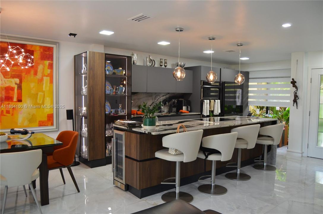 For Sale: $730,000 (3 beds, 2 baths, 1712 Square Feet)