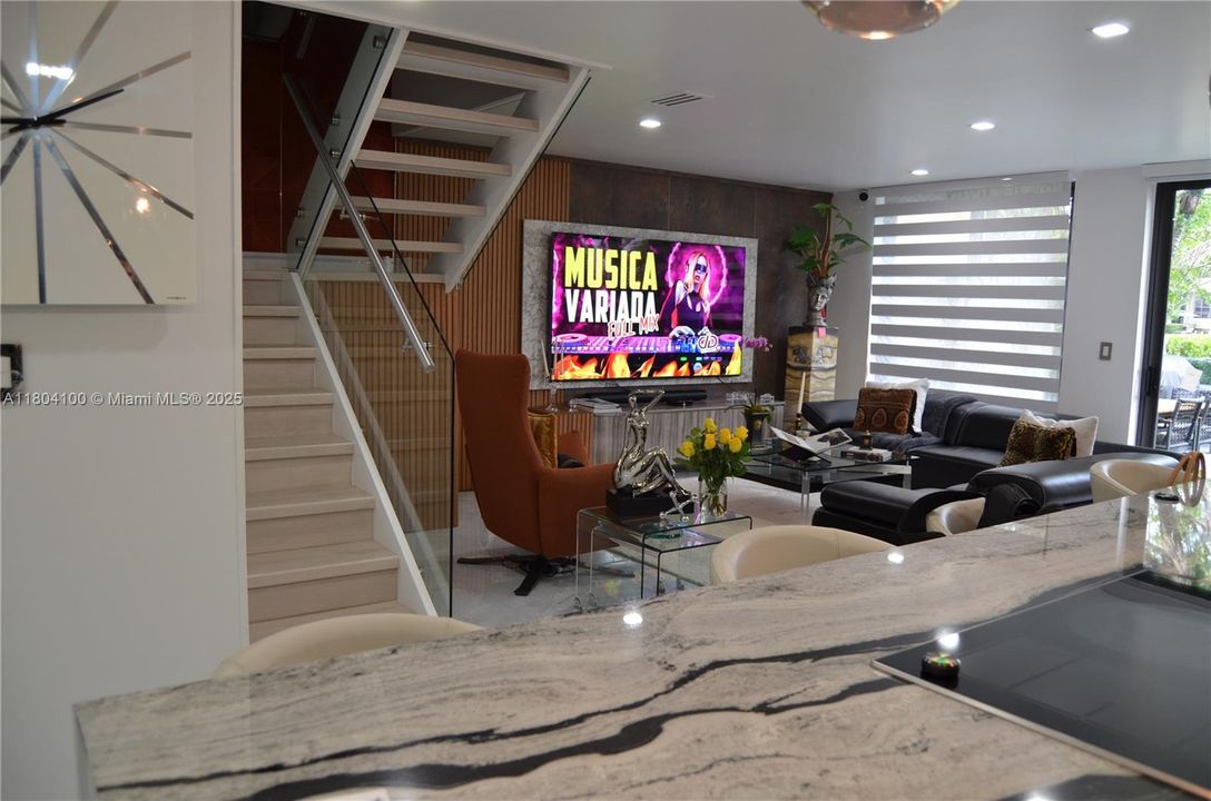 For Sale: $730,000 (3 beds, 2 baths, 1712 Square Feet)