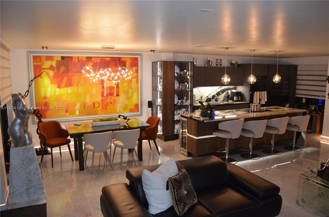 For Sale: $730,000 (3 beds, 2 baths, 1712 Square Feet)