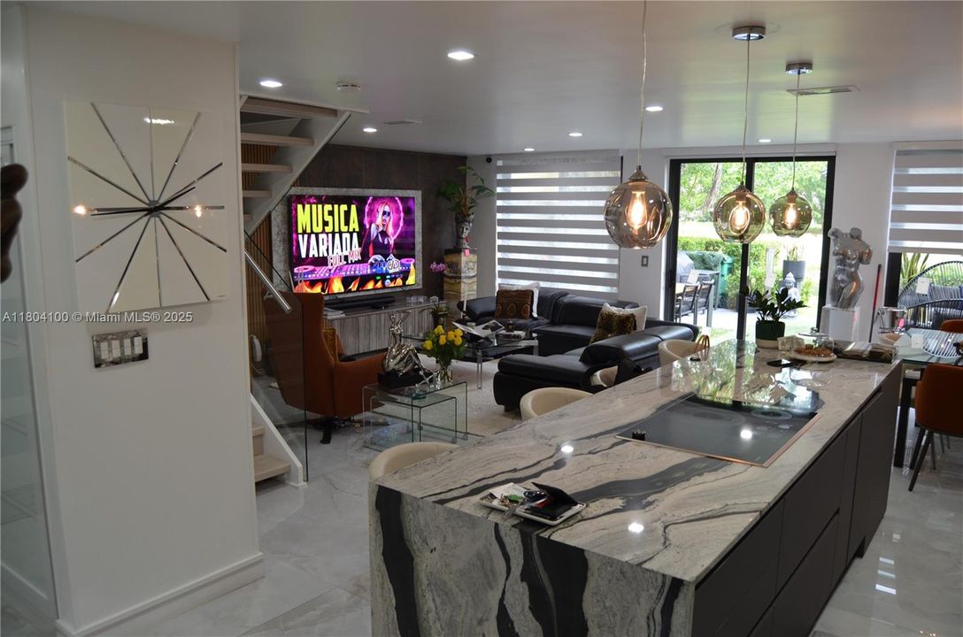 For Sale: $730,000 (3 beds, 2 baths, 1712 Square Feet)