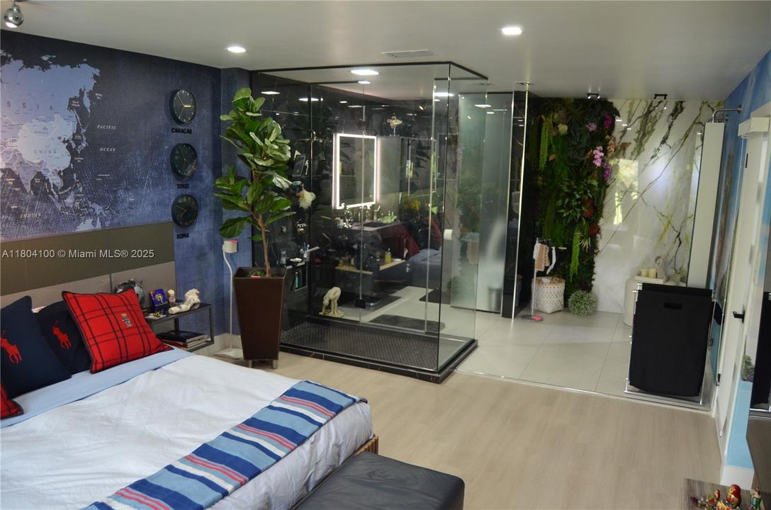 For Sale: $730,000 (3 beds, 2 baths, 1712 Square Feet)