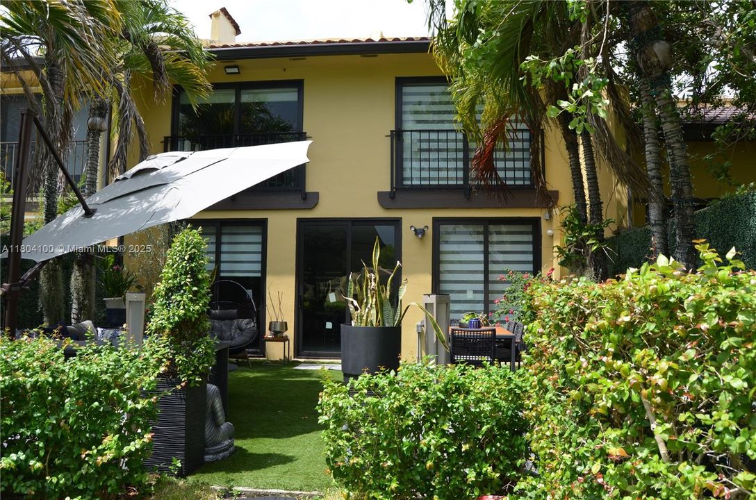 For Sale: $730,000 (3 beds, 2 baths, 1712 Square Feet)