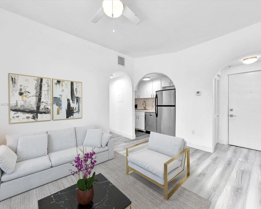 Vendido Recientemente: $285,000 (2 camas, 2 baños, 629 Pies cuadrados)