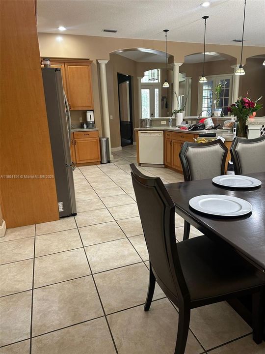 待售: $545,000 (4 贝兹, 3 浴室, 3048 平方英尺)