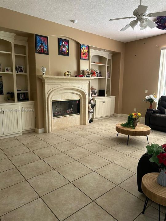 待售: $545,000 (4 贝兹, 3 浴室, 3048 平方英尺)