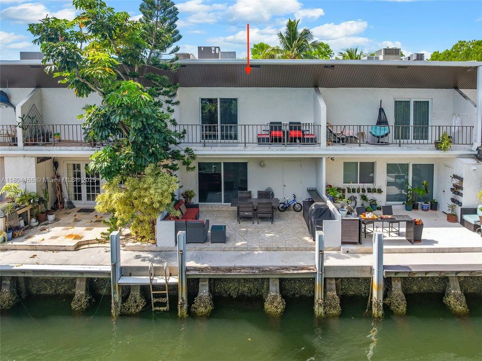 For Sale: $875,000 (3 beds, 3 baths, 1660 Square Feet)