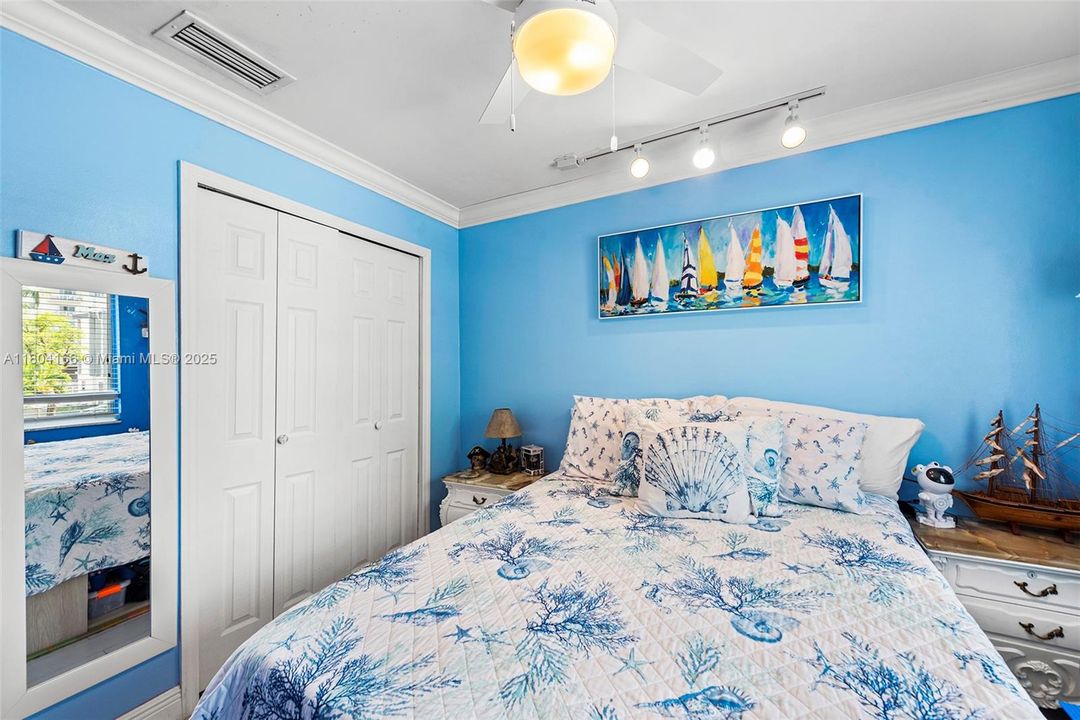 For Sale: $875,000 (3 beds, 3 baths, 1660 Square Feet)