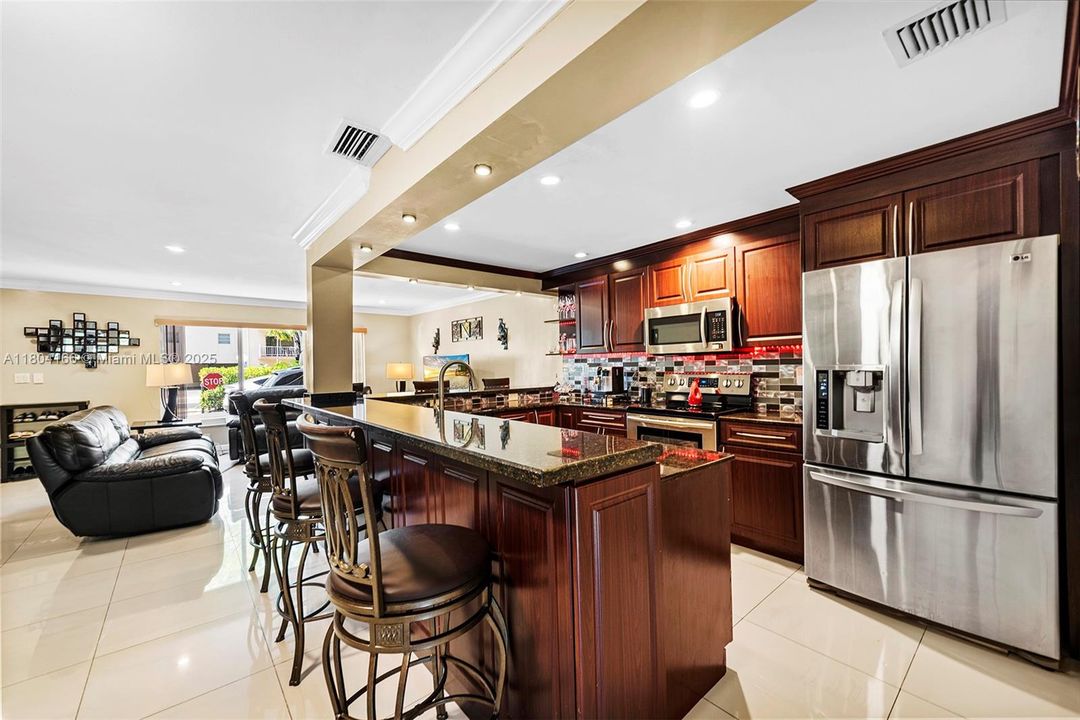 For Sale: $875,000 (3 beds, 3 baths, 1660 Square Feet)