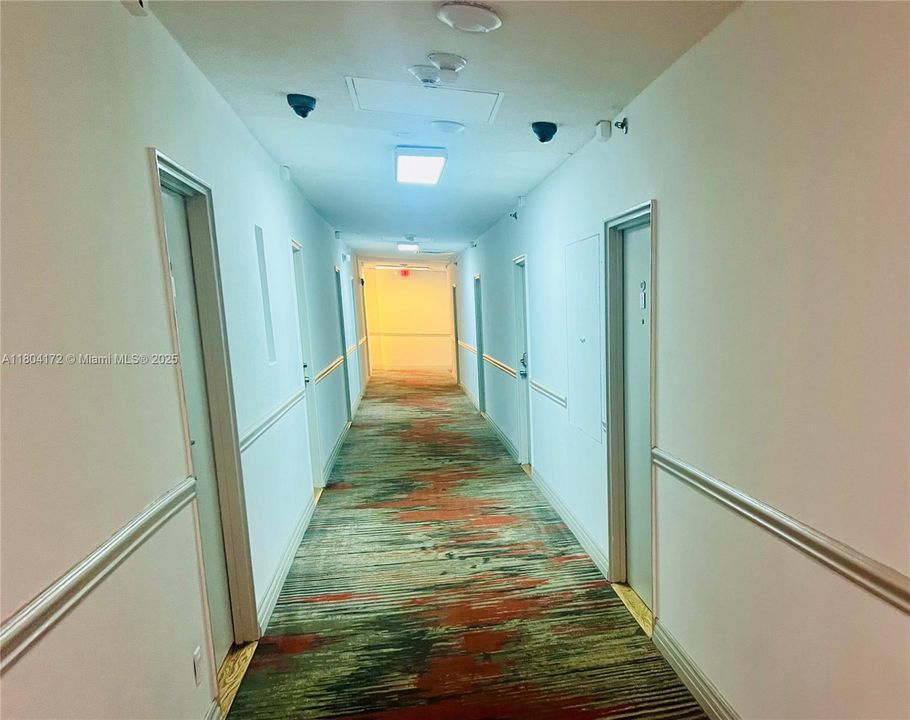 最近售出: $225,000 (0 贝兹, 1 浴室, 350 平方英尺)