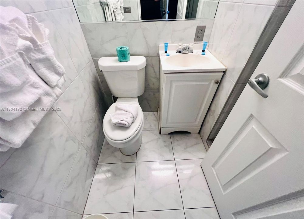 最近售出: $225,000 (0 贝兹, 1 浴室, 350 平方英尺)