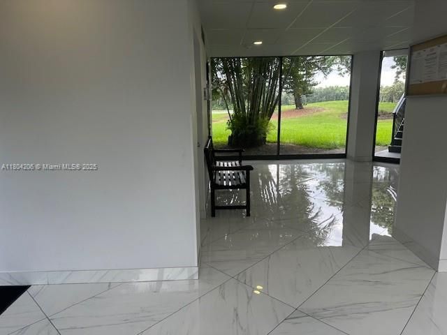 For Sale: $320,000 (2 beds, 2 baths, 1292 Square Feet)