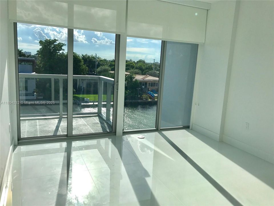 Недавно продано: $920,000 (2 спален, 2 ванн, 1106 Квадратных фут)