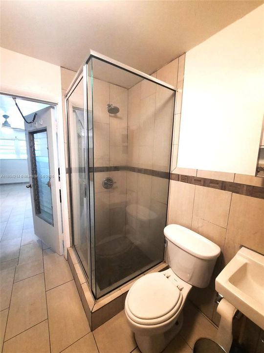 Recently Rented: $1,350 (0 beds, 1 baths, 400 Square Feet)