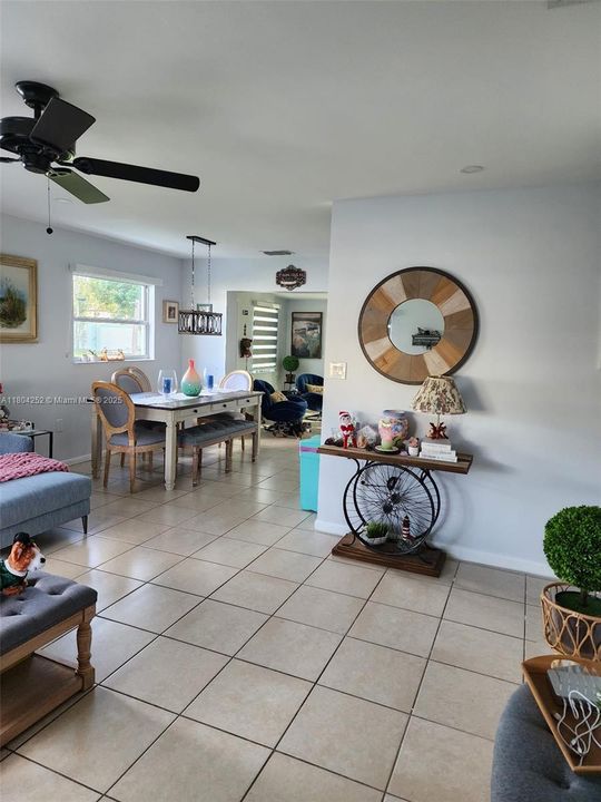 待售: $280,000 (3 贝兹, 2 浴室, 1313 平方英尺)