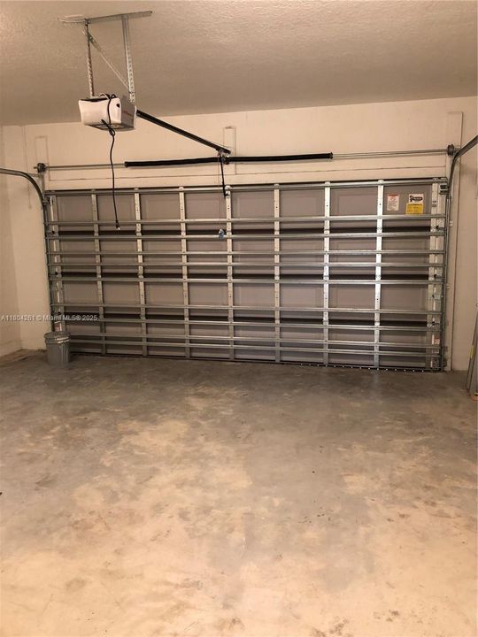 Recientemente alquilado: $2,200 (3 camas, 2 baños, 1933 Pies cuadrados)