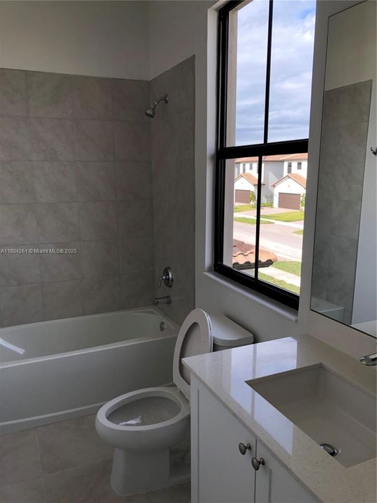 Recientemente alquilado: $2,200 (3 camas, 2 baños, 1933 Pies cuadrados)