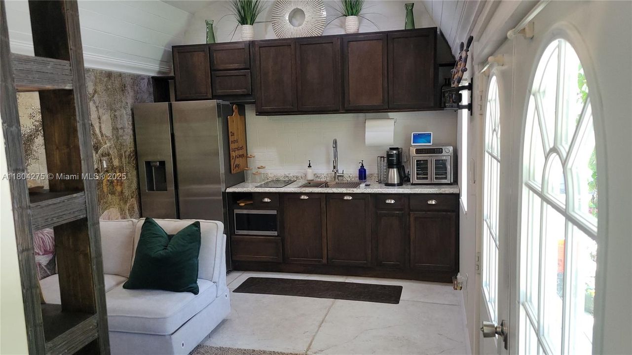 Cottage inn Back yard