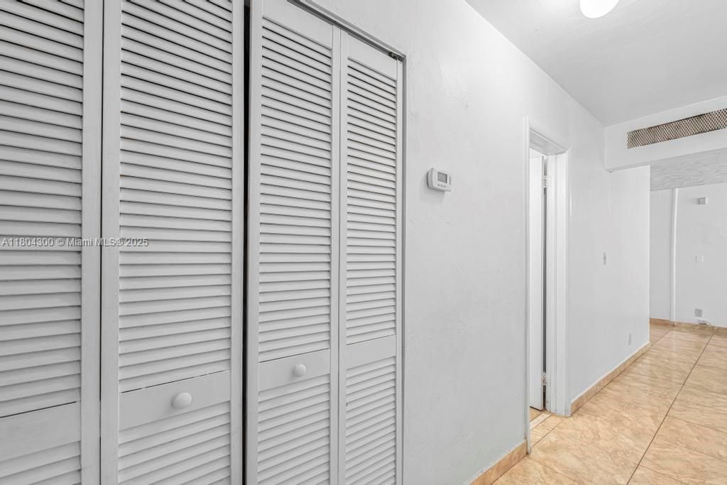 最近售出: $465,000 (3 贝兹, 2 浴室, 1328 平方英尺)