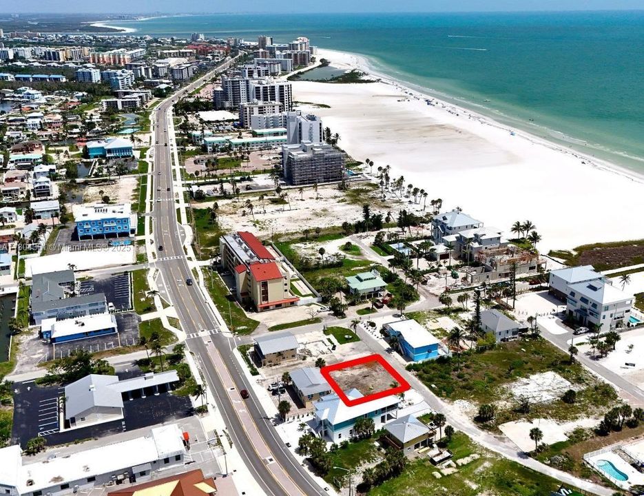 待售: $725,000 (0.13 acres)