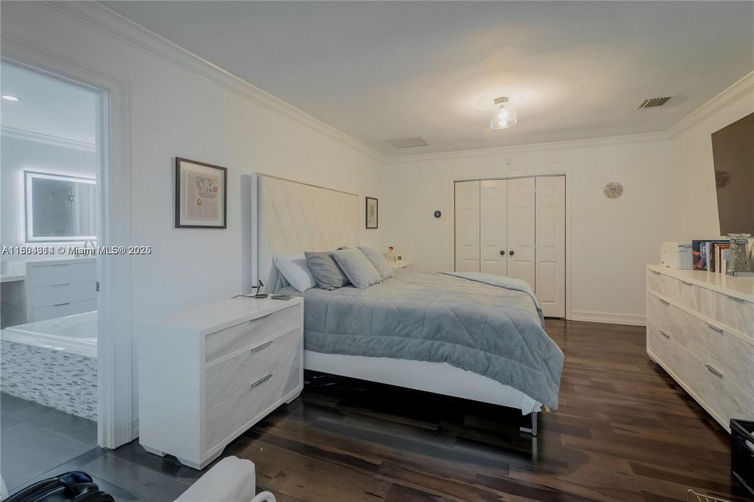 En Renta: $12,250 (4 camas, 3 baños, 2458 Pies cuadrados)