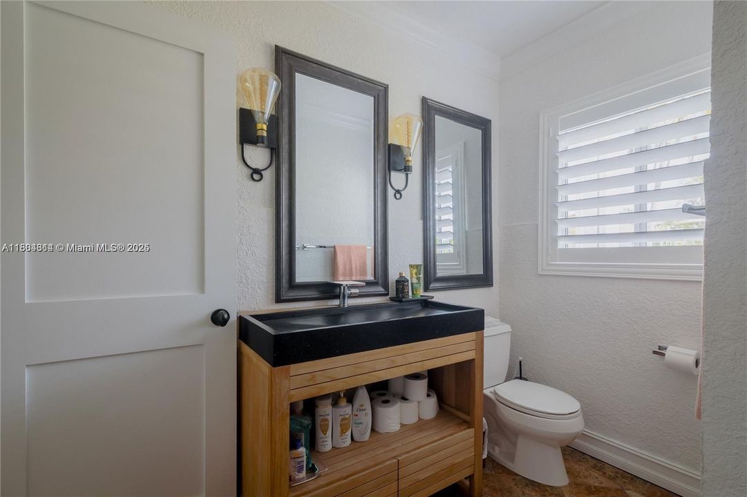 En Renta: $12,250 (4 camas, 3 baños, 2458 Pies cuadrados)