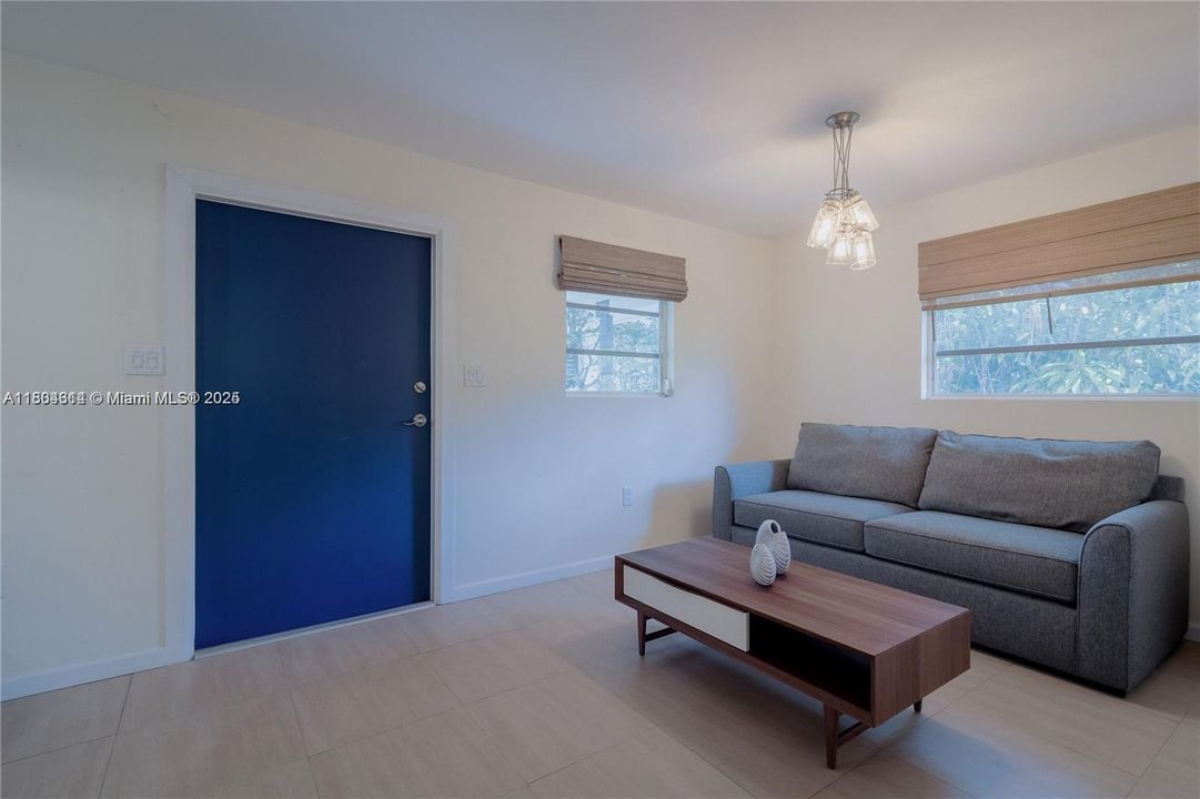 En Renta: $12,250 (4 camas, 3 baños, 2458 Pies cuadrados)