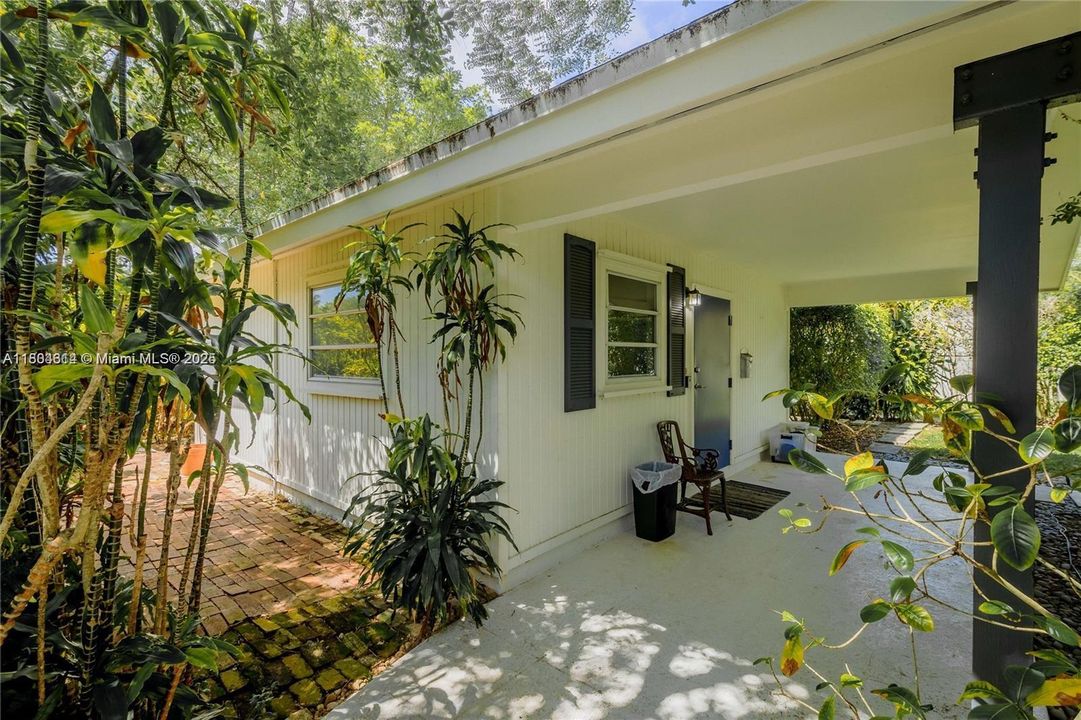 En Renta: $12,250 (4 camas, 3 baños, 2458 Pies cuadrados)