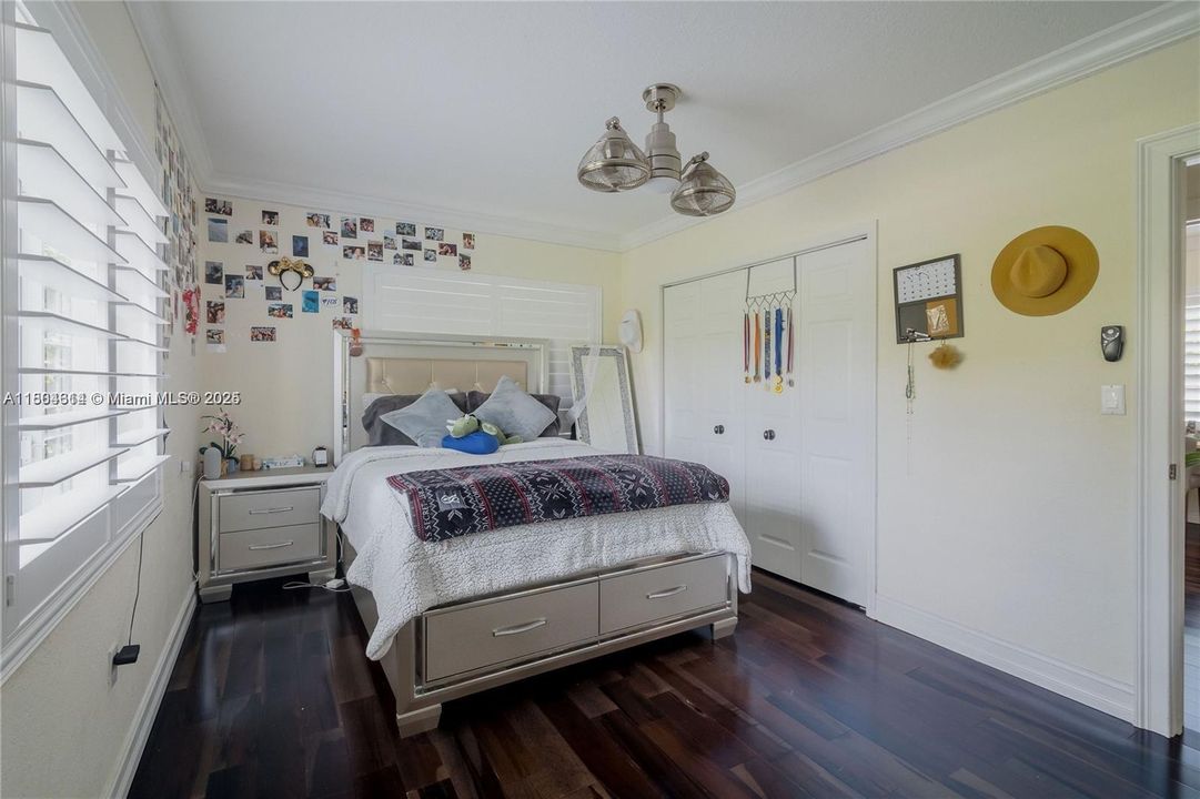 En Renta: $12,250 (4 camas, 3 baños, 2458 Pies cuadrados)