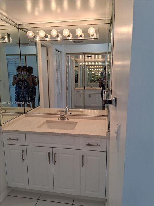 Недавно продано: $175,900 (2 спален, 2 ванн, 0 Квадратных фут)