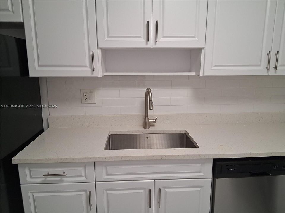 Недавно продано: $175,900 (2 спален, 2 ванн, 0 Квадратных фут)