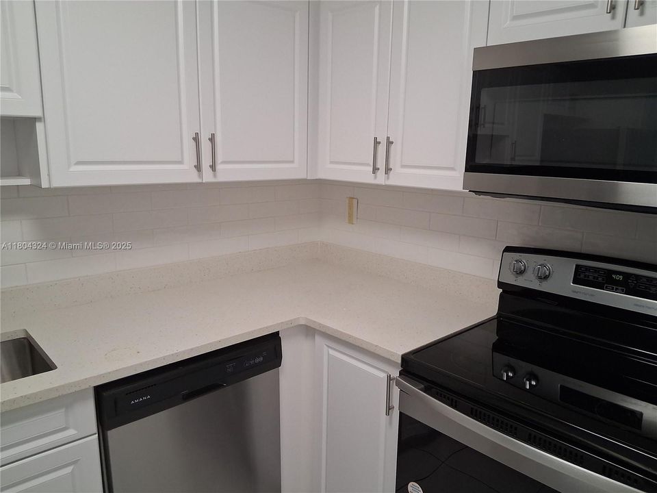 Недавно продано: $175,900 (2 спален, 2 ванн, 0 Квадратных фут)