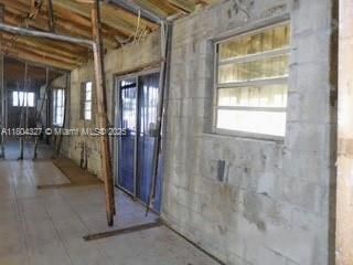 Active With Contract: $309,900 (4 beds, 2 baths, 1784 Square Feet)