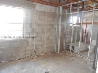 Active With Contract: $309,900 (4 beds, 2 baths, 1784 Square Feet)