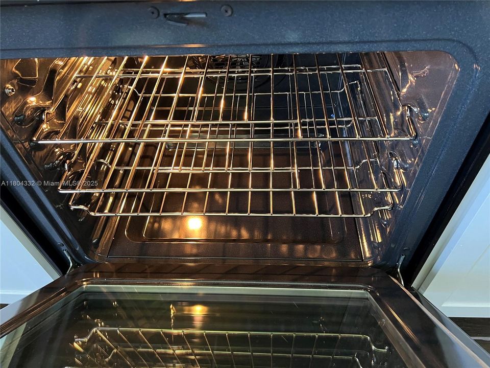 最近售出: $619,000 (4 贝兹, 3 浴室, 2204 平方英尺)