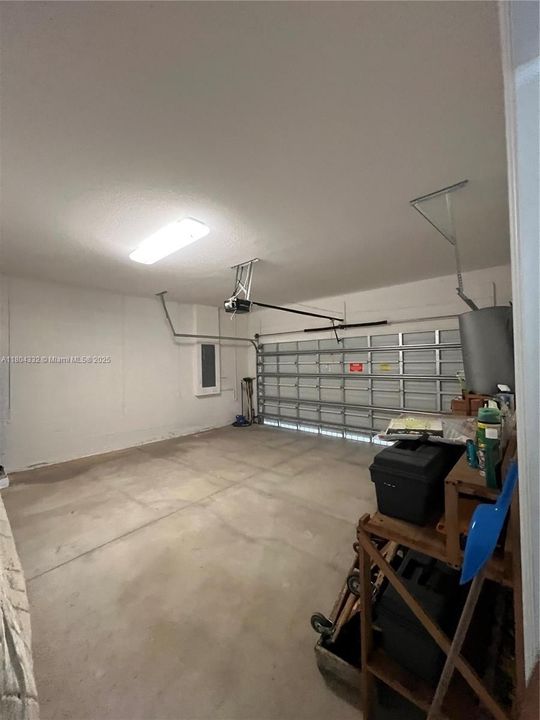 最近售出: $619,000 (4 贝兹, 3 浴室, 2204 平方英尺)