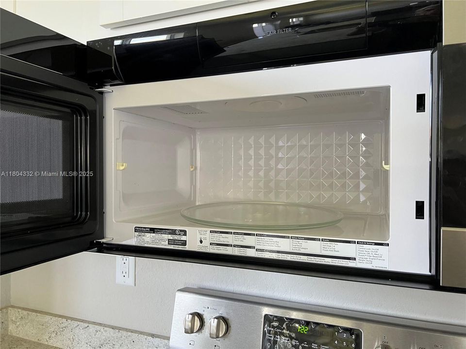 最近售出: $619,000 (4 贝兹, 3 浴室, 2204 平方英尺)