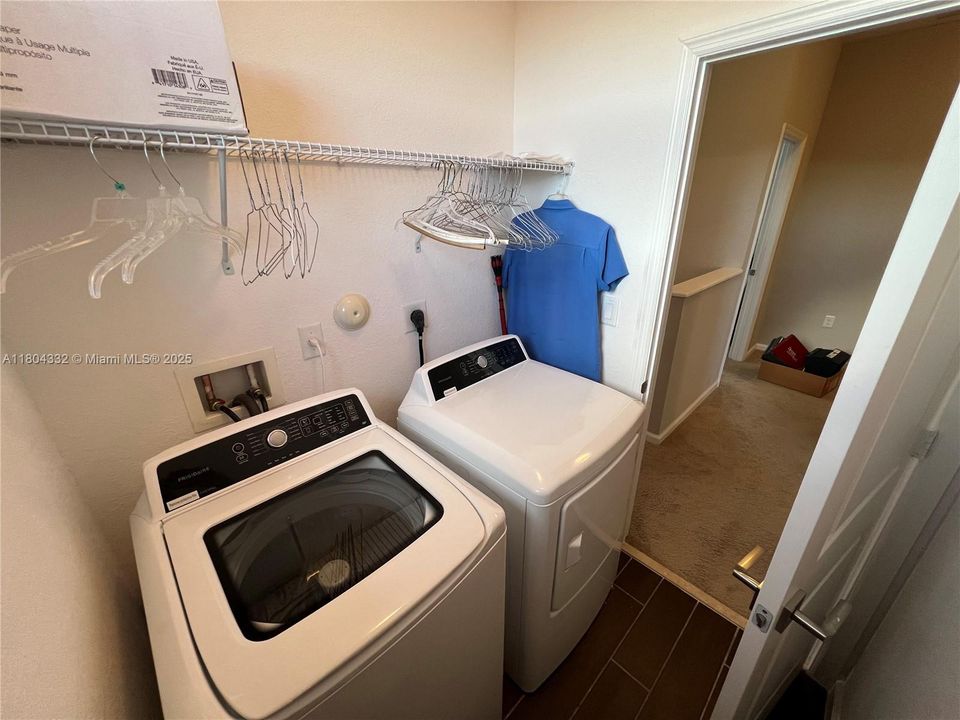 最近售出: $619,000 (4 贝兹, 3 浴室, 2204 平方英尺)