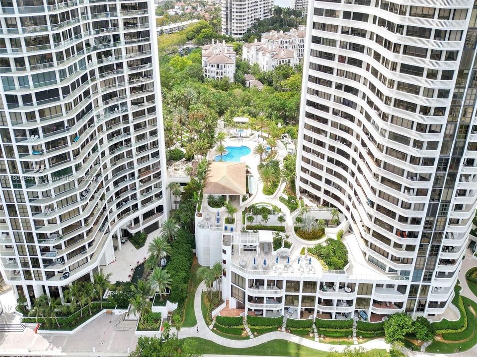 Recently Sold: $1,799,000 (3 beds, 3 baths, 2718 Square Feet)