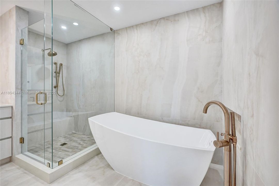 Recently Sold: $1,799,000 (3 beds, 3 baths, 2718 Square Feet)