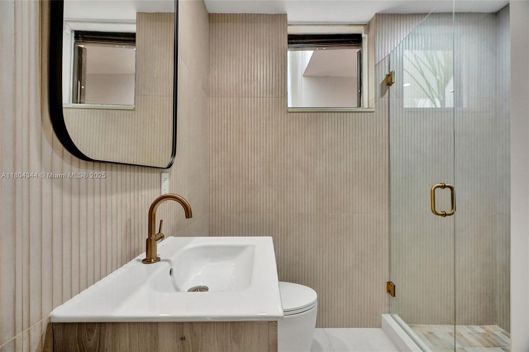 Recently Sold: $1,799,000 (3 beds, 3 baths, 2718 Square Feet)